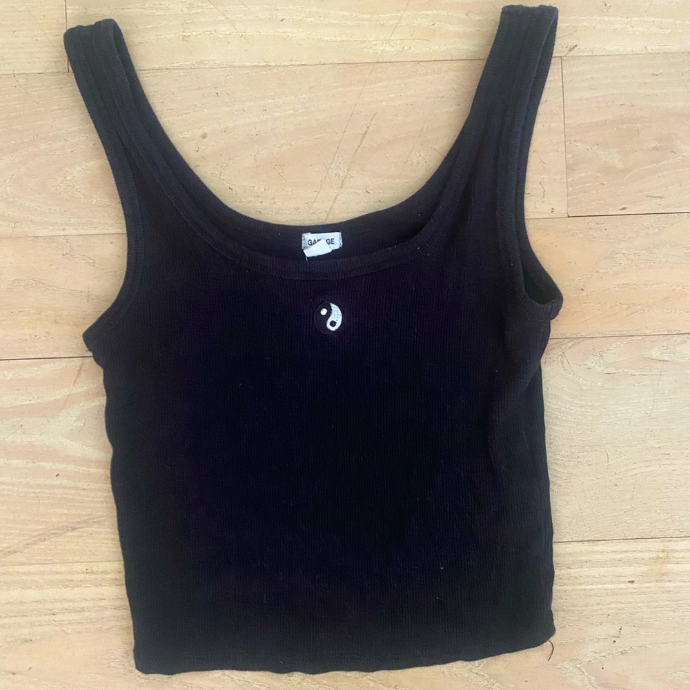 Garage black cropped tank with yin-yang symbol on front. Perfect condition